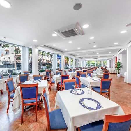 Hotel Zanarini In Centro A Riccione Exteriér fotografie