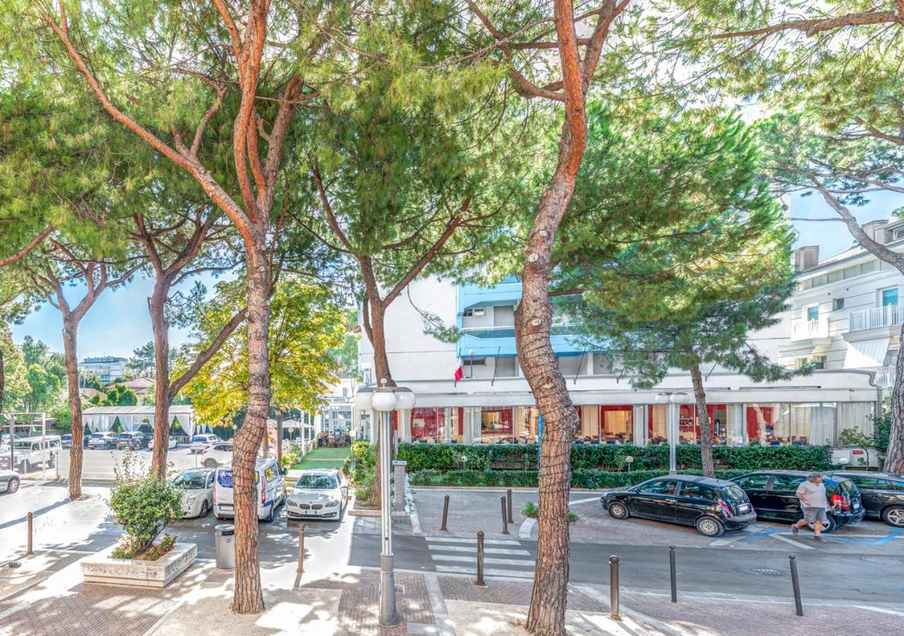 Hotel Zanarini In Centro A Riccione Exteriér fotografie