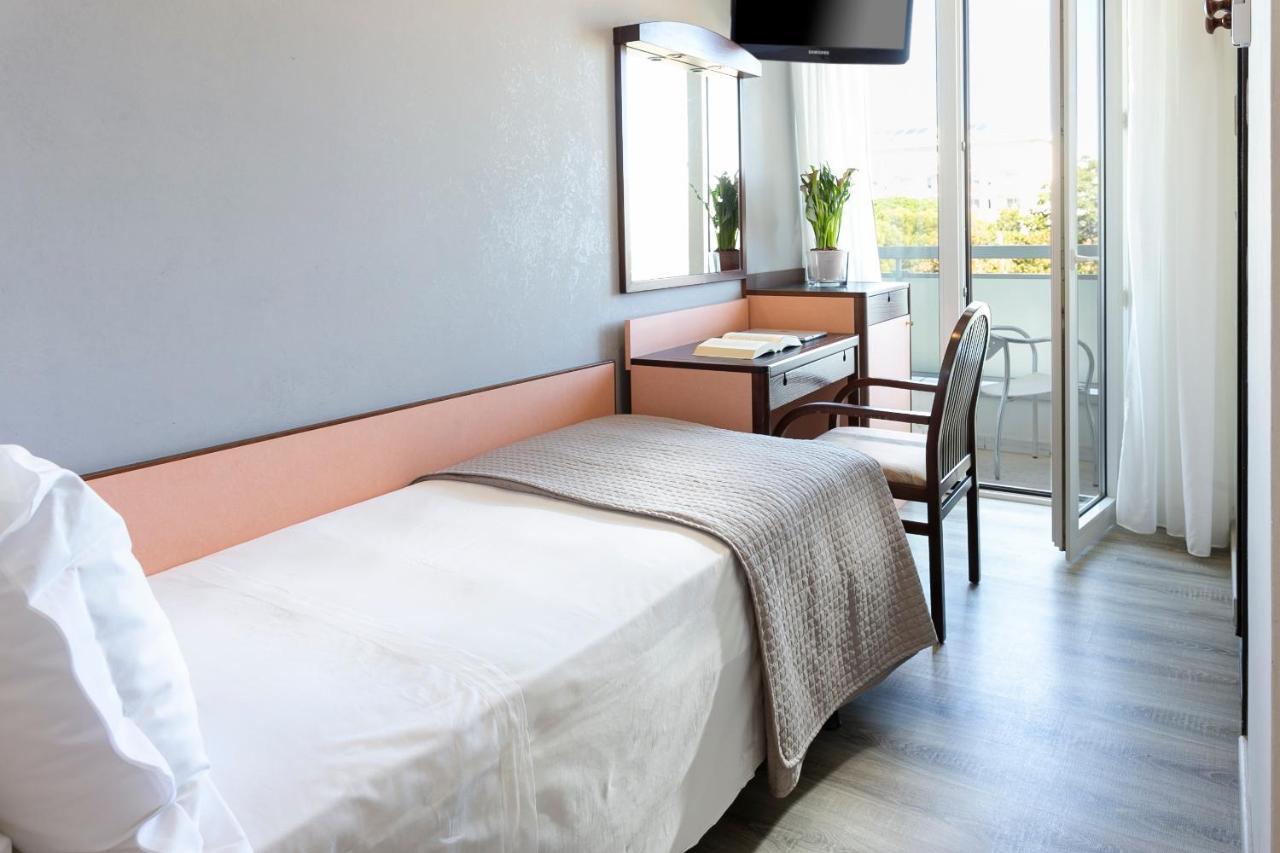 Hotel Zanarini In Centro A Riccione Exteriér fotografie