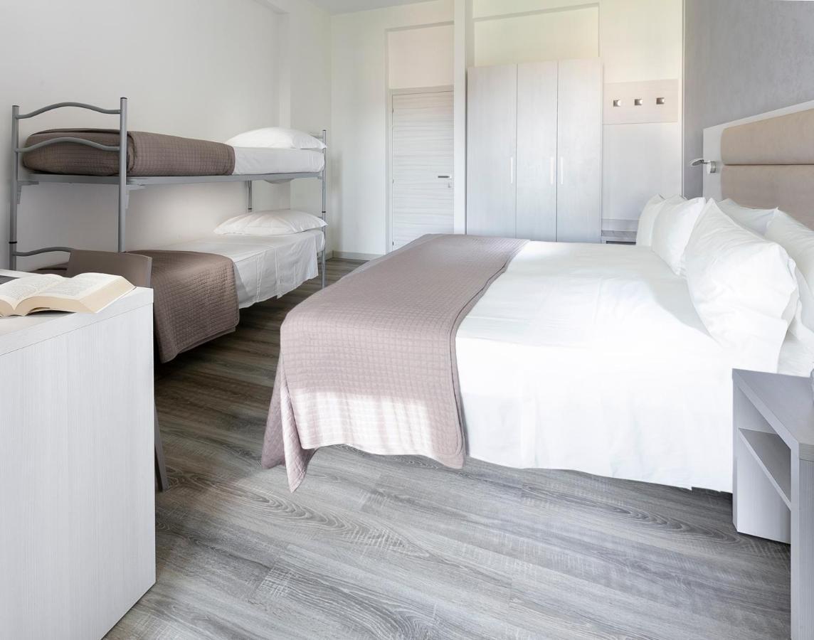Hotel Zanarini In Centro A Riccione Exteriér fotografie