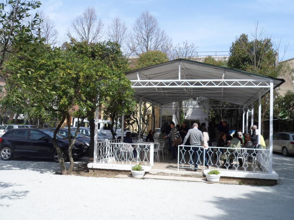 Hotel Zanarini In Centro A Riccione Exteriér fotografie