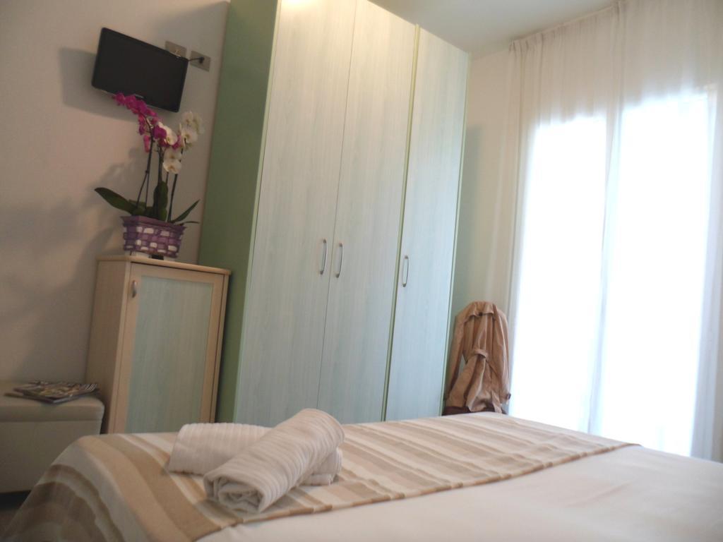 Hotel Zanarini In Centro A Riccione Exteriér fotografie