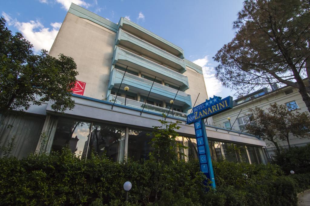 Hotel Zanarini In Centro A Riccione Exteriér fotografie