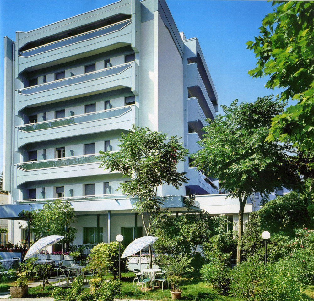 Hotel Zanarini In Centro A Riccione Exteriér fotografie