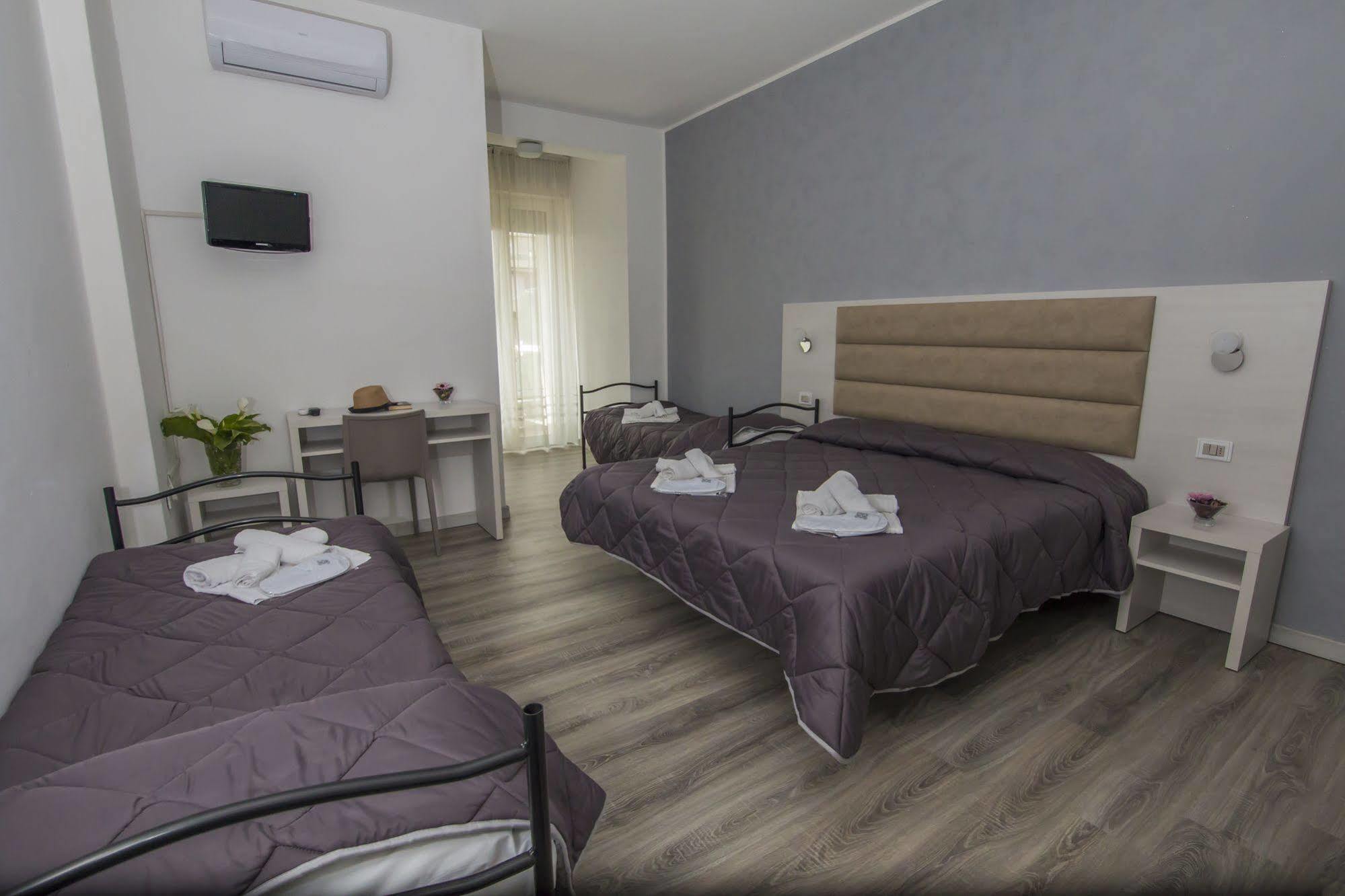 Hotel Zanarini In Centro A Riccione Exteriér fotografie