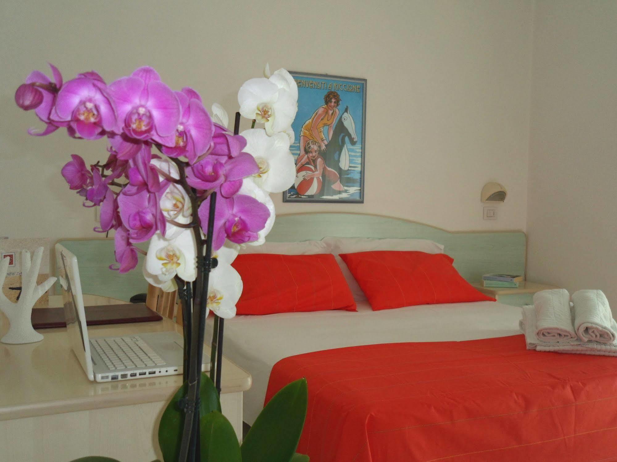 Hotel Zanarini In Centro A Riccione Exteriér fotografie