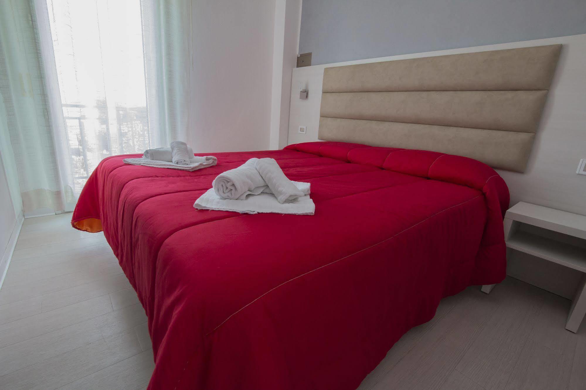 Hotel Zanarini In Centro A Riccione Exteriér fotografie
