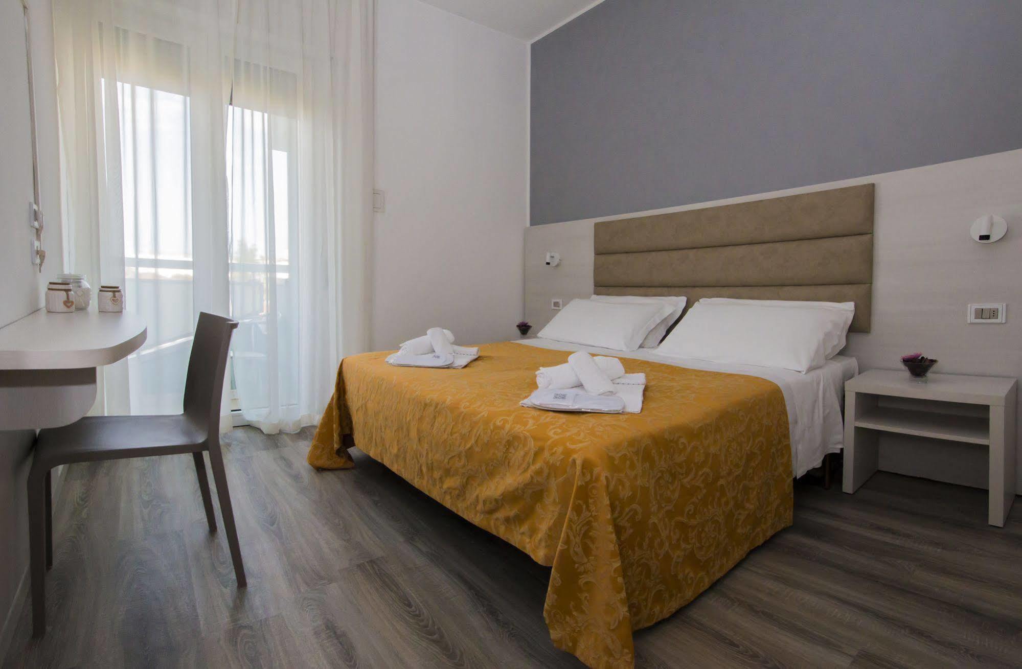Hotel Zanarini In Centro A Riccione Exteriér fotografie